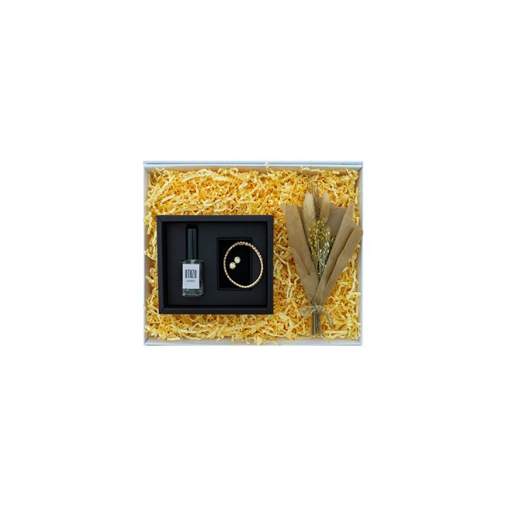 Voor haar box